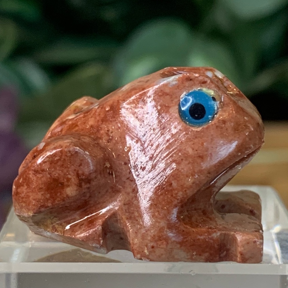 Miniature FROG Stone Carving Mini Figurine Steatite Soapstone Animal Figure 1.2"